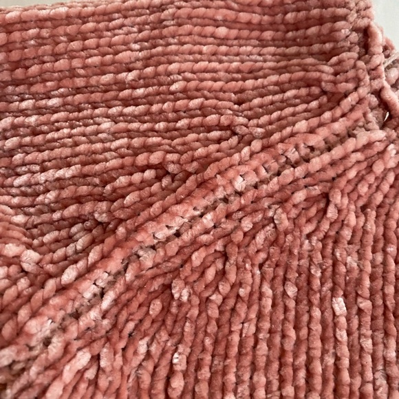 Zara fancy collection super soft pink chenille sweater size 110 cm or size 5T - Picture 2 of 4